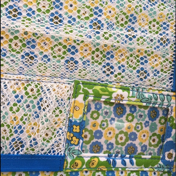 Vera Bradley Tech Organizer - Picture 4 of 6